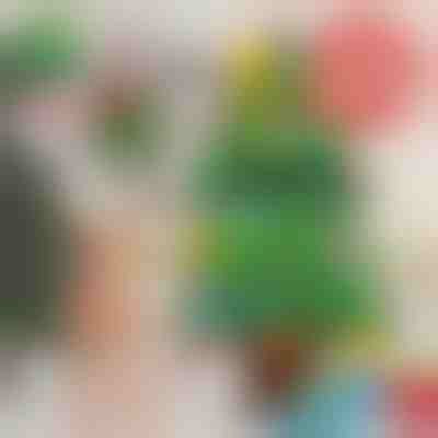 Filz-Weihnachtsbaum mit Ornamenten | FELTPINETREE