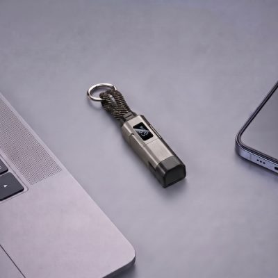 Tragbarer Schlüsselanhänger mit Display-Kabel | CHRGKEY